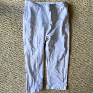 Lululemon white capri leggings size 8